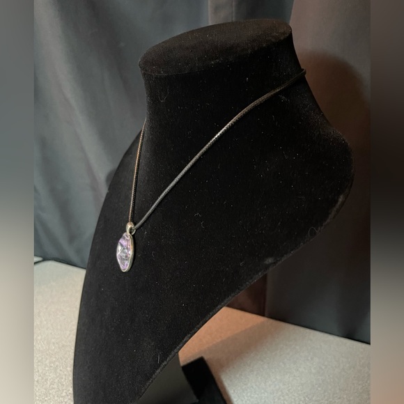 Silver Toned Pendant With Mauve & Black Swirls In Glass Rope Necklace - Picture 3 of 8